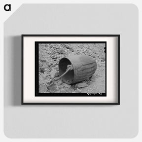 アートポスター-Gold Ore Bucket at Abandoned Mine, Pinos Altos, New Mexico
 - ラッセル リー Poster.