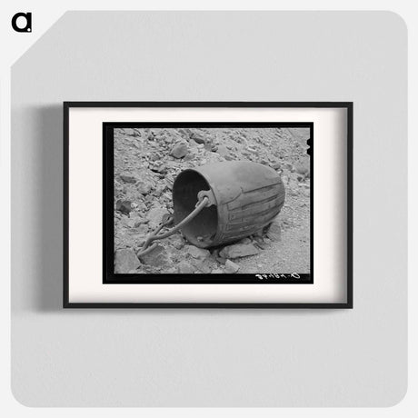 アートポスター-Gold Ore Bucket at Abandoned Mine, Pinos Altos, New Mexico
 - ラッセル リー Poster.