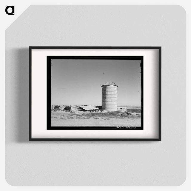 アートポスター-Silo and Barn Remains near Williston, North Dakota
 - ラッセル リー Poster.
