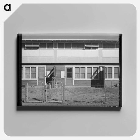 アートパネル-Yuba City FSA Farm Workers' Camp, Back of Apartment Building
 - ラッセル リー Canvas.