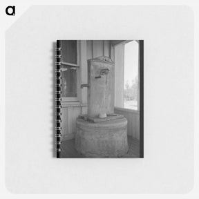 アートメモ帳-Enclosed Well and Chain Pump on Porch of Ranch House Near Spur, Texas
 - ラッセル リー Memo.