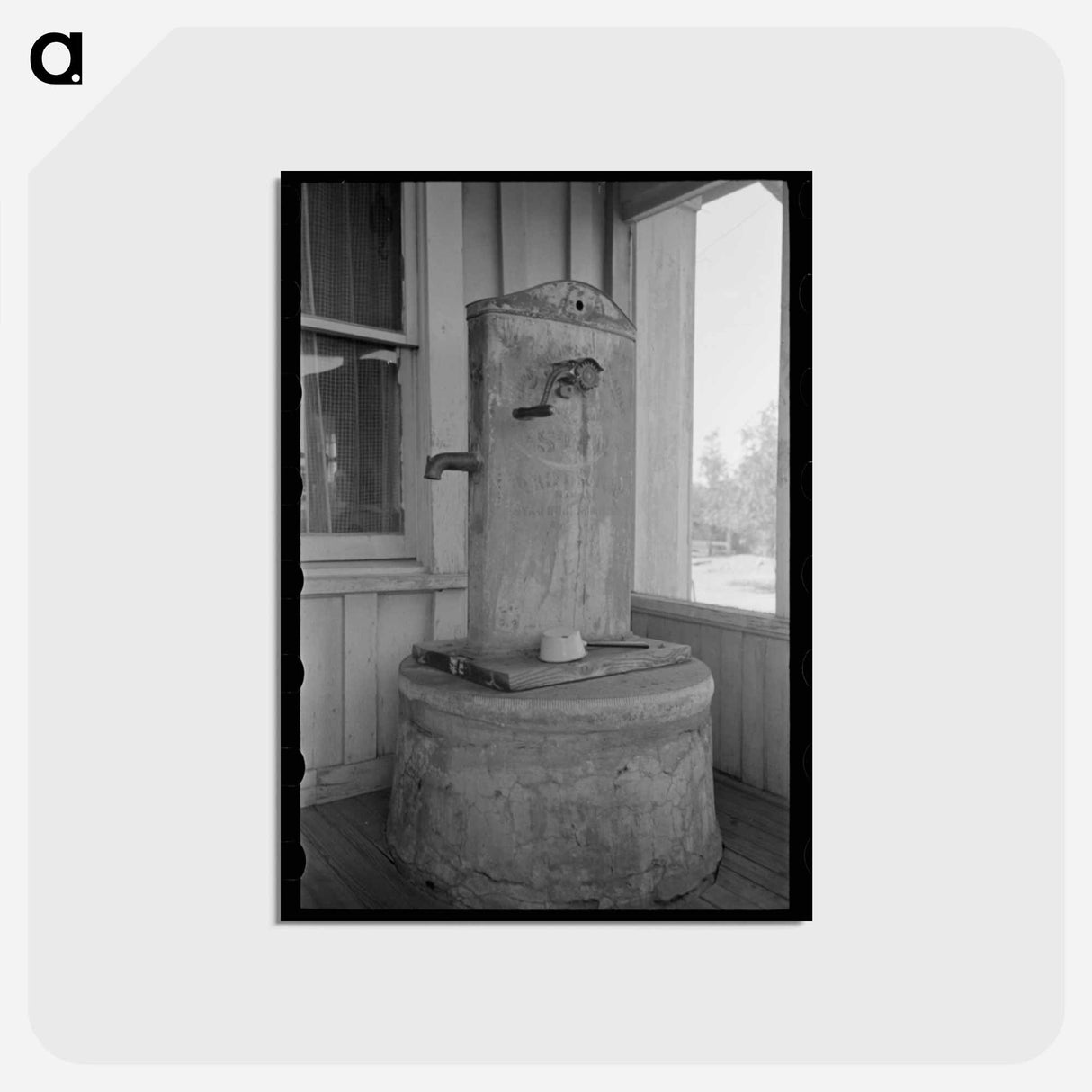 アートポストカード-Enclosed Well and Chain Pump on Porch of Ranch House Near Spur, Texas
 - ラッセル リー Postcard.