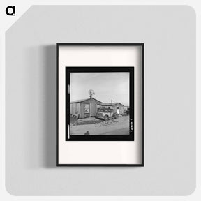 アートポスター-Untitled photo, possibly related to: Cabins which rent for ten dollars a month. Includes iron bed and electric lights. In Arkansawyers auto camp. Greenfield, Salinas Valley, California - ドロテア ラング Poster.
