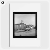 Untitled photo, possibly related to: Cabins which rent for ten dollars a month. Includes iron bed and electric lights. In Arkansawyers auto camp. Greenfield, Salinas Valley, California - ドロテア ラング Poster.