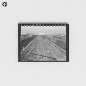 アートメモ帳-Railroad, outskirts of fast growing town. Klamath Falls, Oregon. - ドロテア ラング Memo.