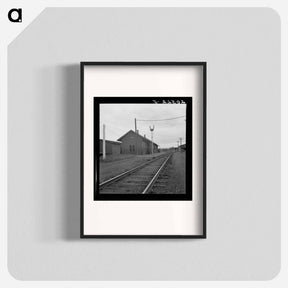アートポスター-Railroad station of western Washington town - ドロテア ラング Poster.