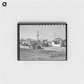 アートメモ帳-Entering Farm Security Administration camp for migratory laborers at Indio. Coachella Valley, California. - ドロテア ラング Memo.