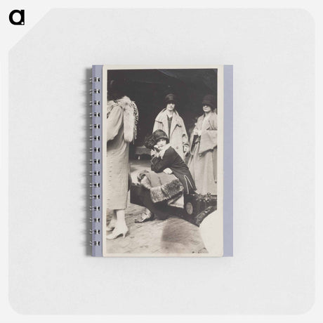 アートメモ帳-Women Wearing Cloche Hats
 - セントルイス美術館 Memo.