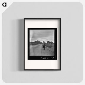 アートポスター-The trek of bums, tramps, single transients, and undesirable indigents out of Los Angeles County because of police activity - ドロテア ラング Poster.